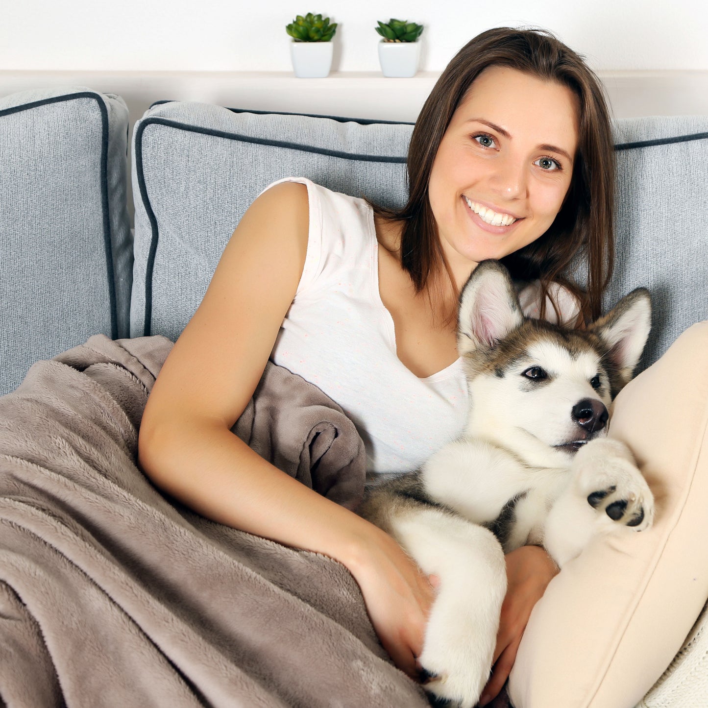 PETMAKER 50x60 Waterproof Dog Blanket, Gray Plaid