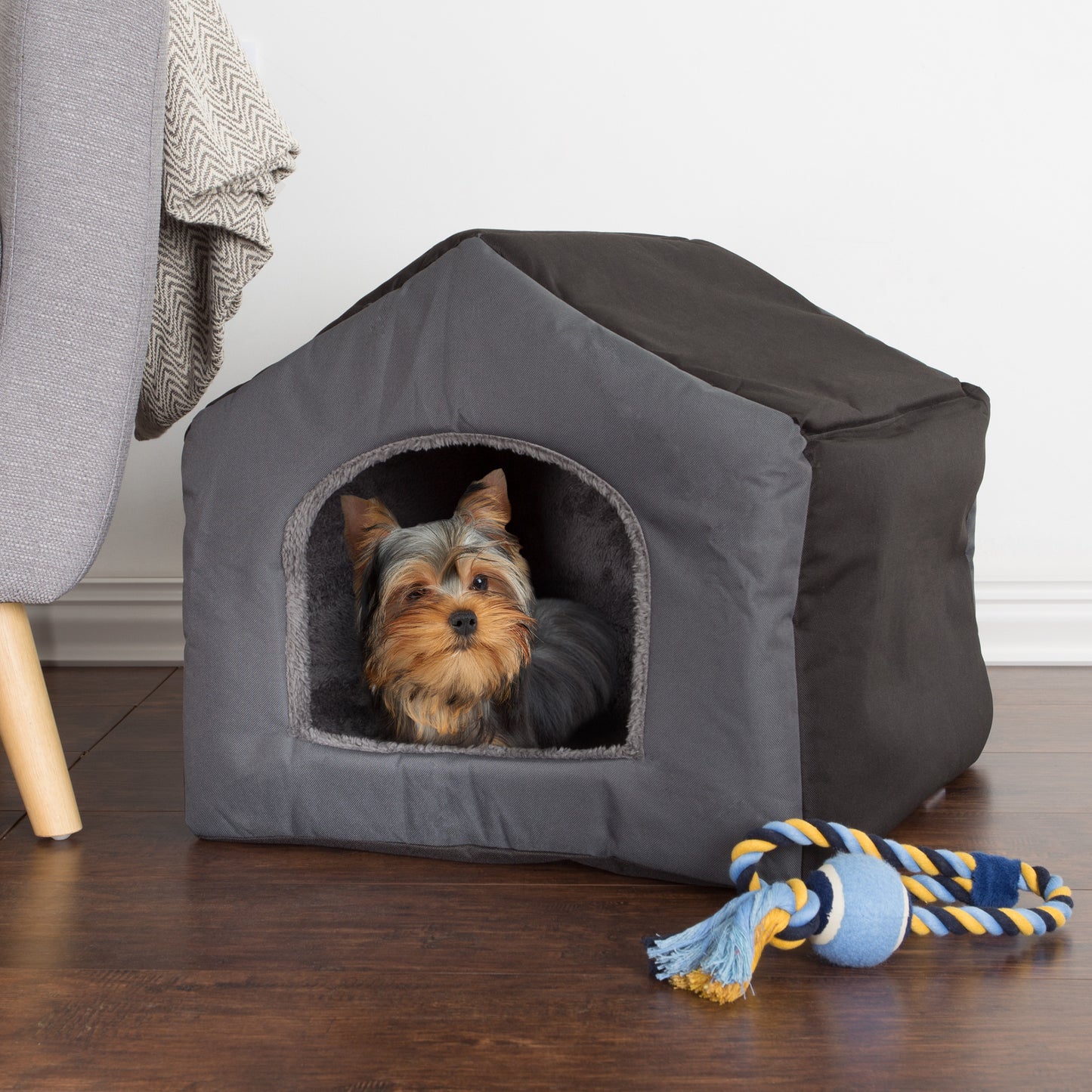 Doghouse with Removable Sherpa Pad