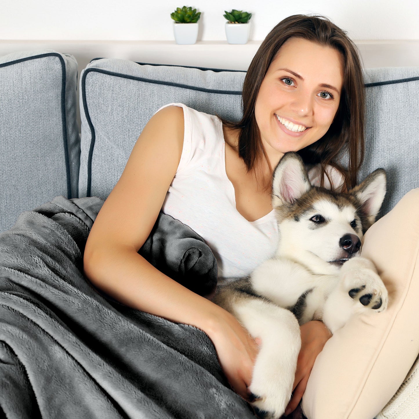 PETMAKER 50x60in Waterproof Dog Blanket, Charcoal